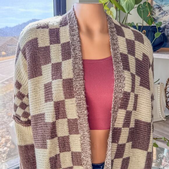 Veveret, Cozy Block Checkered Cream and Brown Oversized Cardigan, Women's Large - Picture 3 of 11